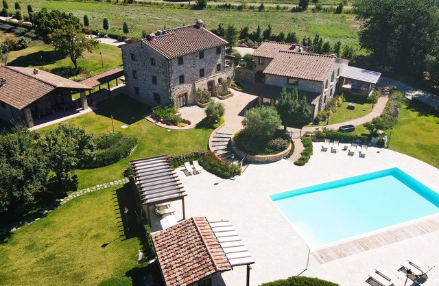 "Tenuta Irene by Fewo-Toskana" toskanische Villa bis 22 Pers, Alleinlage, Pool