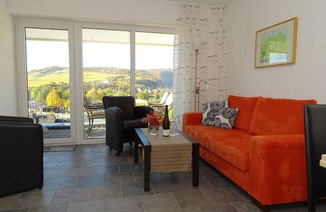 Traumhafter Blick ins Moseltal, Moselurlaub im Weingut Stefanie Vornhecke