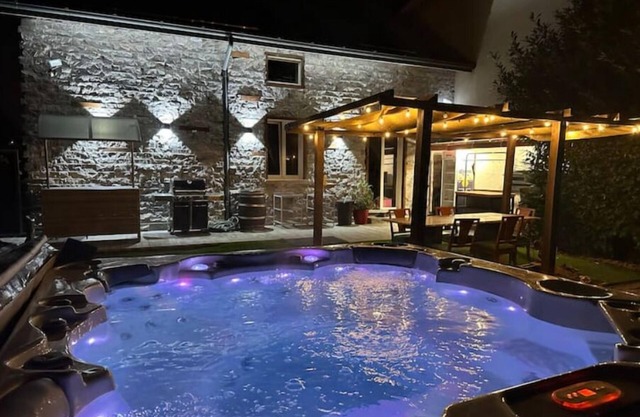 fantastic villa 5 minutes from Como ItalynLike family-friendly