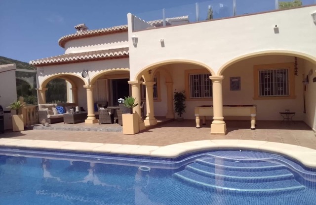 Fantastische Villa, beheizter Pool, tolle Aussicht Langzeitmiete in Betracht gezogen