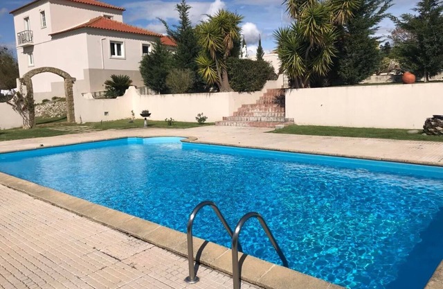 FANTASTIC VILLA WITH POOL 40 MINUTES FROM LISBON