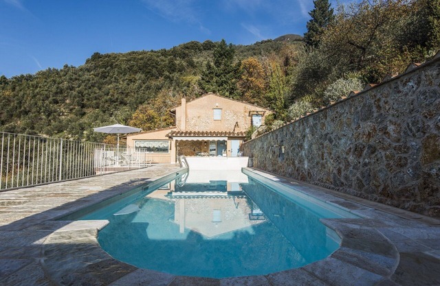 Fantastische Villa mit Pools, 4 Schlafzimmern und 4 Bäder.