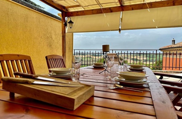 Fantastica terrazza con solarium e infernot by Revenue House