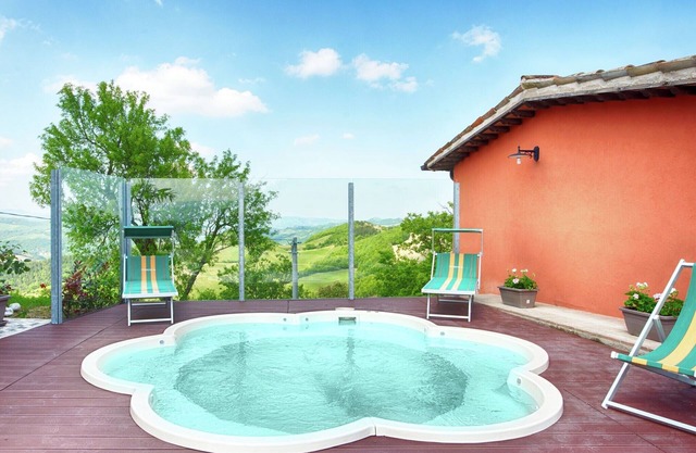 Wohnung auf einem Bauernhof mit Schwimmbad und Aktivitäten