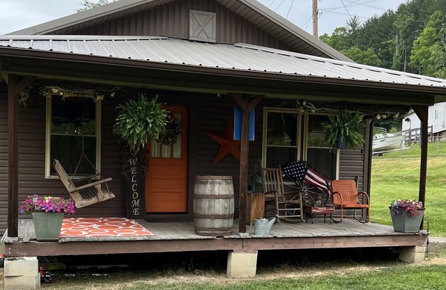 Farm Charm near New River National Park
