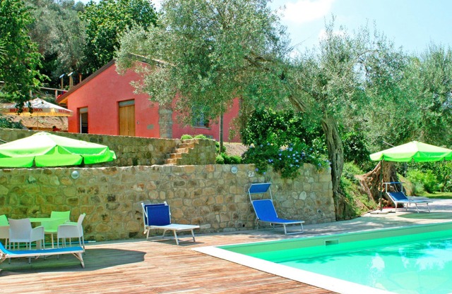 Ferien auf dem Bauernhof mit Pool in Sizilien, zwischen den Nebrodi Parks und nahe am Meer