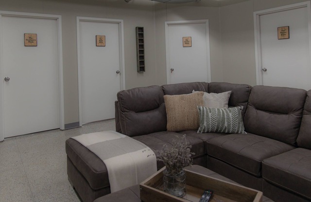 Farm-inspired Inn in the heart of beautiful downtown Kingsville!