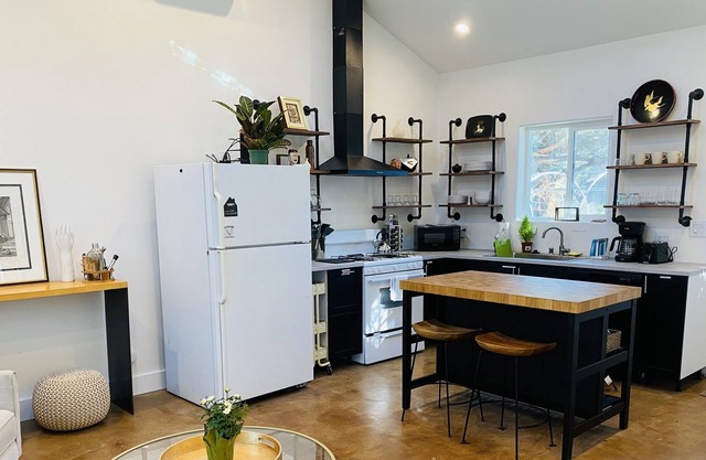 Farm Stay in a stylish cottage home with access to a hot tub.