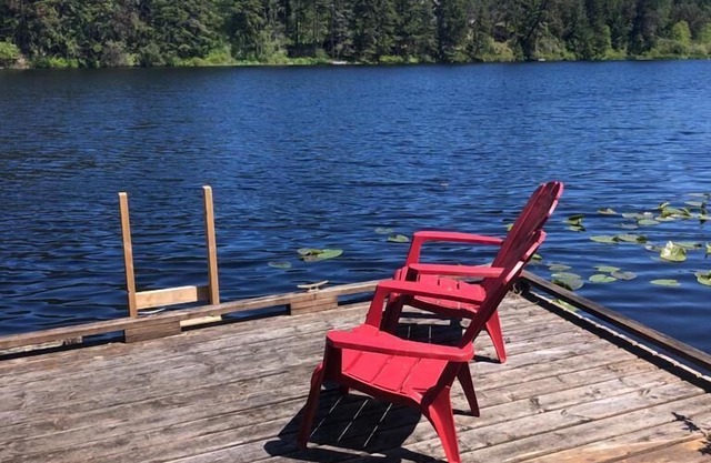 Lakefront Vacation home