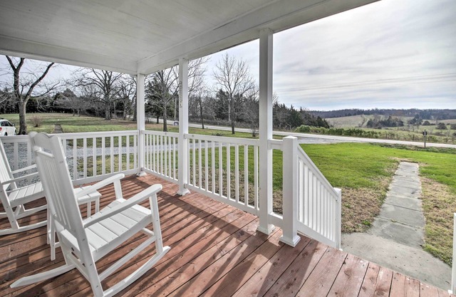 Farm-Style Ste. Genevieve Retreat w/ Fire Pit!