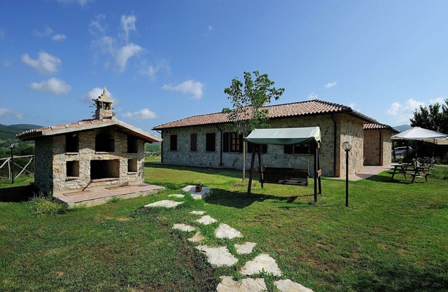 Beeindruckendes Bauernhaus in Passignano mit Swimmingpool