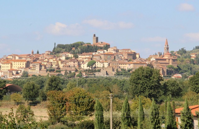 Farmhouse Borgo in beautiful Santa Lucia