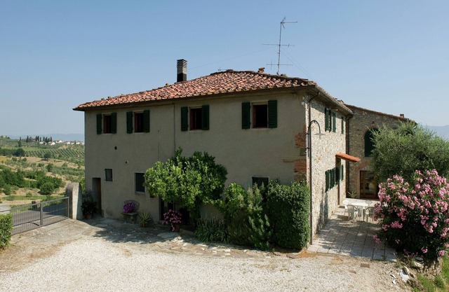 Gemütliches Bauernhaus in Quarrata mit Whirlpool