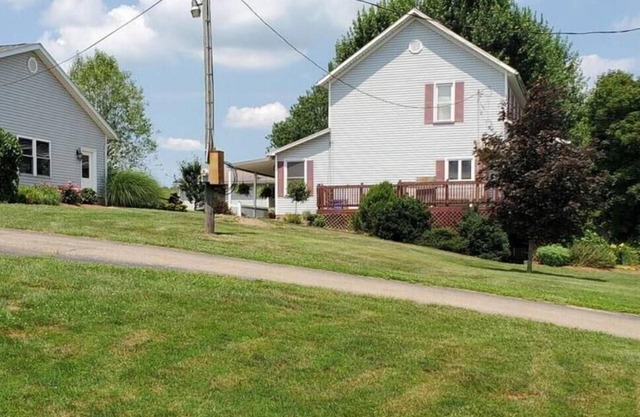 Farmhouse at Cattail Creek
