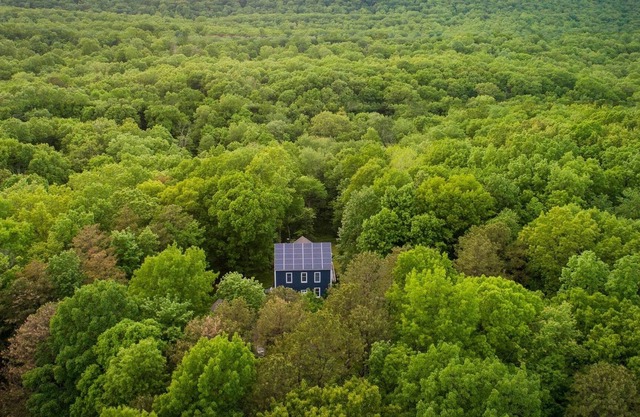 Farmhouse + Cabin ☆ Stunning Views of Mohonk