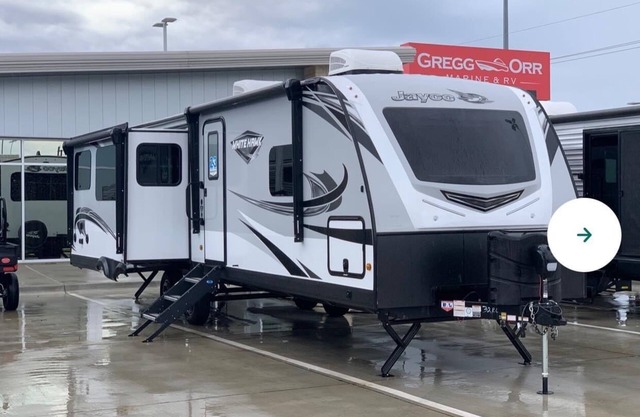Farmhouse Camper For Rent