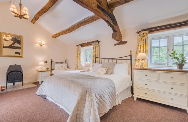 farmhouse cottage