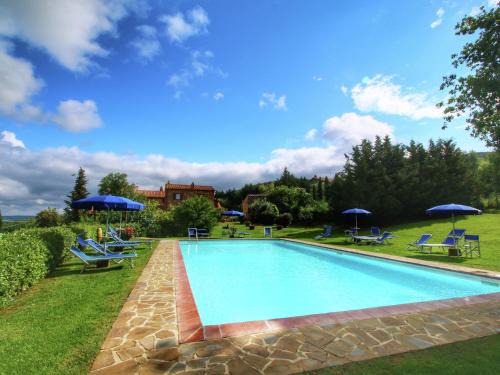Farmhouse for 4 people with pool