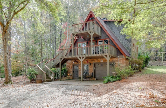 Farmhouse in a Peaceful Paradise with Huge Hot tub