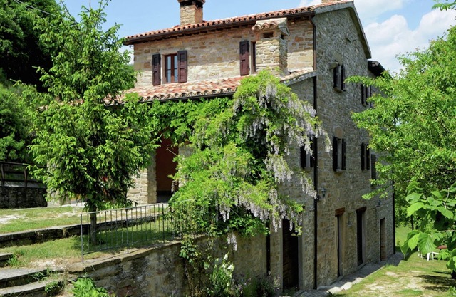 Bauernhaus in Apecchio mit Pool
