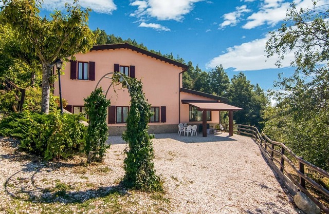 Bauernhaus in Apecchio mit Strand am Meer