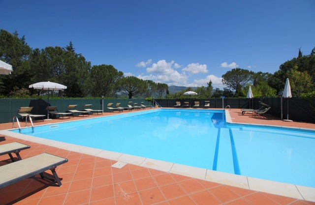 Bauernhaus in Campriano mit Pool