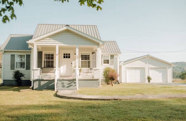 Farmhouse in Livingston