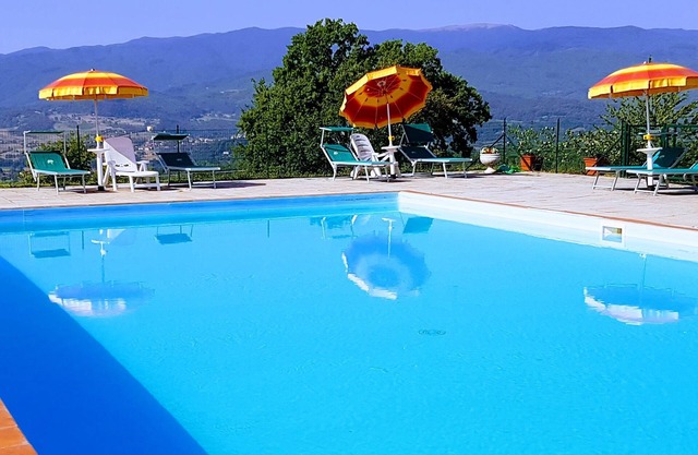 Schönes Bauernhaus mit Schwimmbad und whirlwanne