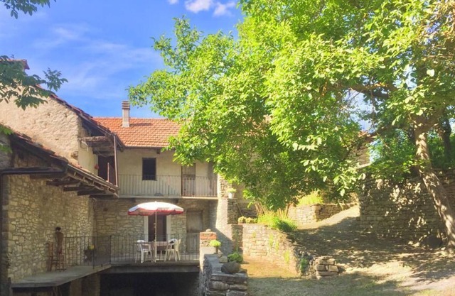 Farmhouse in the heart of the eighteenth-century village