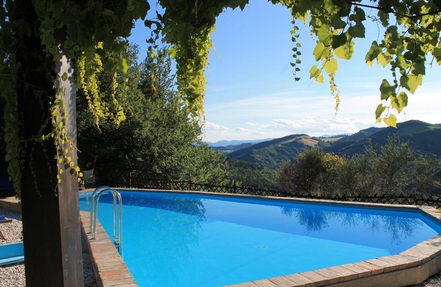 Abhängigkeit im Landhaus für 4 Personen + 2 extra in Urbino. Panorama!