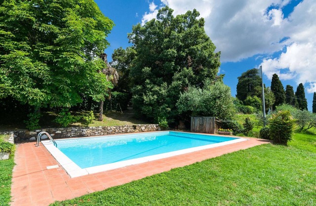 Hübsches Bauernhaus in Bacchereto mit Pool