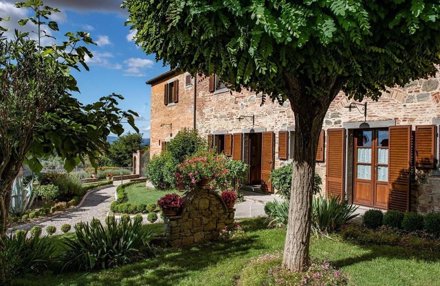 Provinzielle Villa in Cortona mit Pool