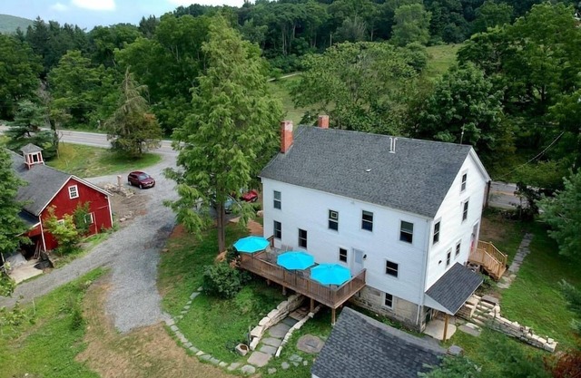 Farmhouse in Warwick Valley!