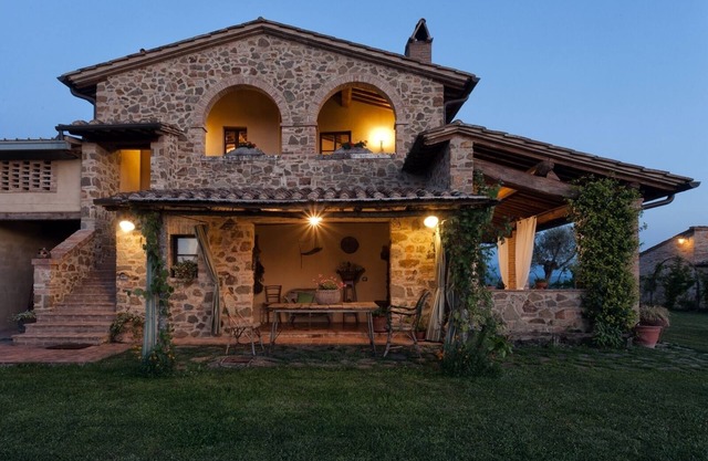 MONSOLE Farmhouse - Exclusive villa for 9 people