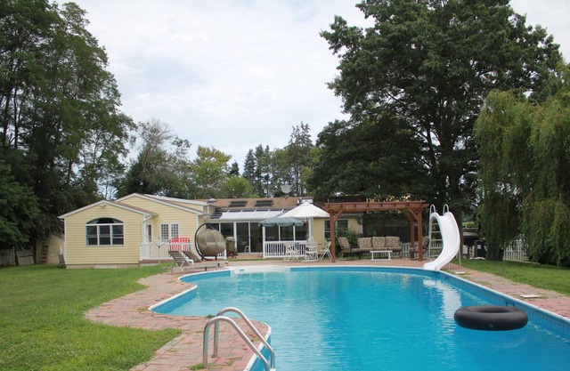 Farmhouse near beach, with large pool, farm animals