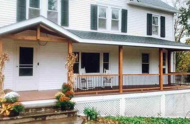 Farmhouse Near New Paltz & Walkway Over Hudson