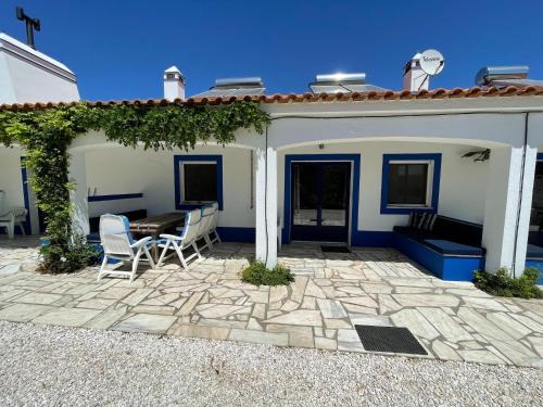 Farmhouse near Serra Monfuradoca Pool, cleaning included