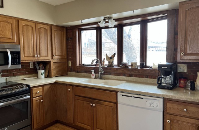Farmhouse on winery property for 10 guests