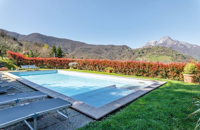 Farmhouse 'Orlando' with Mountain View, Shared Pool and Wi-Fi
