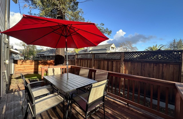 Farmhouse Retreat Downtown Saint Helena