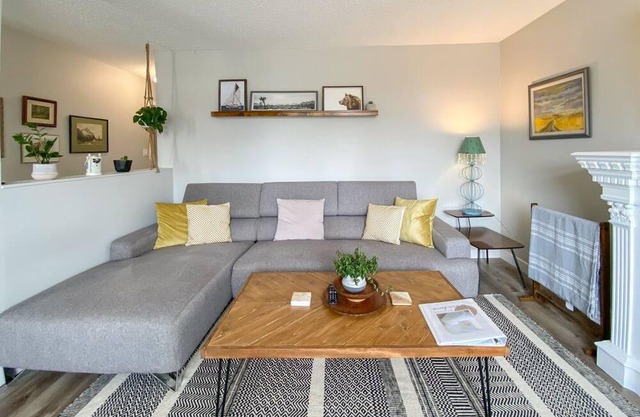 Farmhouse Style Condo Close to Jasper Park Gate