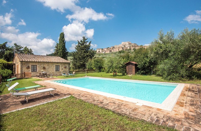 Bauernhaus 'Villa Agriturismo Il Pratone' mit Bergblick, privatem Pool und WLAN