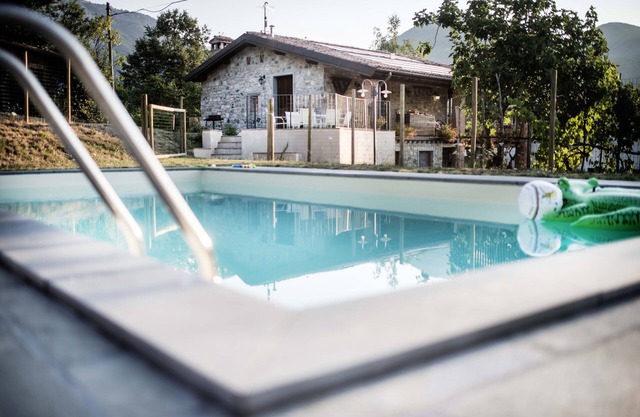 Bauernhaus mit Pool - für 7 Erwachsene + 4 Kinder