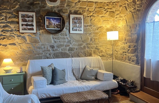Farmhouse with incredible views close to Florence and the Chianti district
