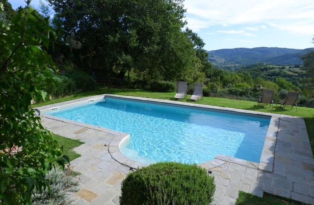 Bauernhaus mit Pool in einem Dorf in Umbrien, ideal für Gruppen und Familien