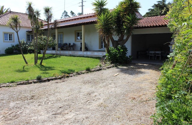 Bauernhaus mit großem Garten außerhalb, privat, Nähe zum Strand, viel Grün und Ruhe