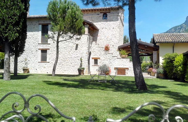 Bauernhaus mit Schwimmbad und Whirlpool für einen Urlaub in Umbrien: "Wisteria House"