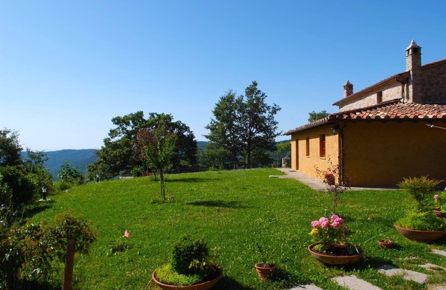 Bauernhaus mit privatem Pool in Panoramalage an der Grenze zwischen der Toskana und Umbrien. Eingezä