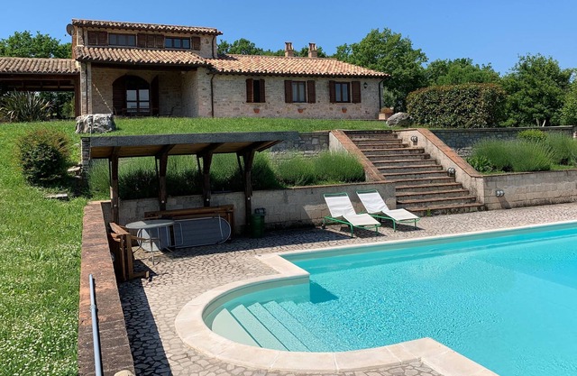 Bauernhaus mit Pool inmitten der umbrischen Landschaft - 7 Betten