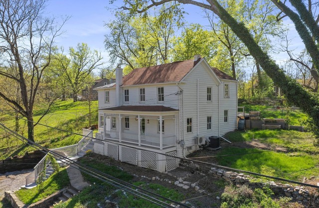 Farmhouse Writer's Retreat in Historic Shepherdstown